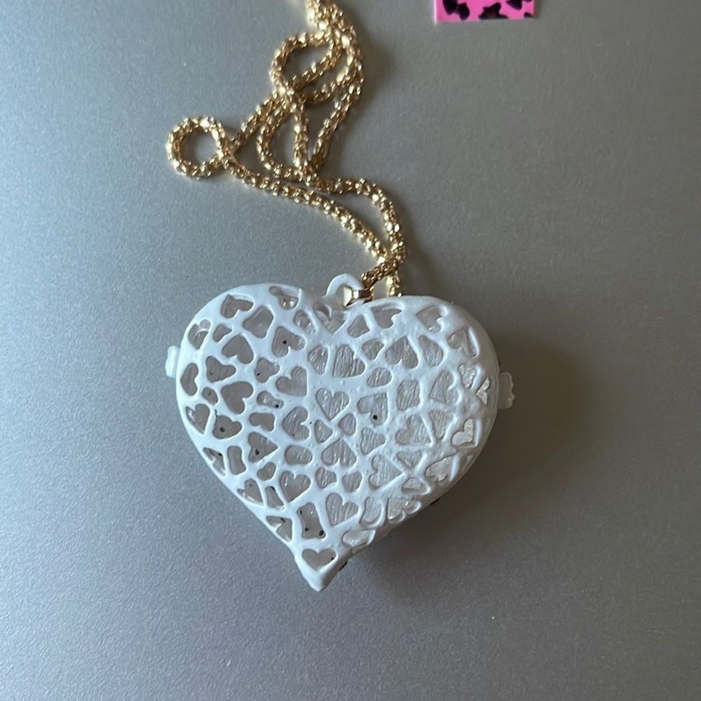 Gorgeous White Enamel and Crystal Rhinestone Heart Pendant Necklace NWOT - Picture 3 of 3